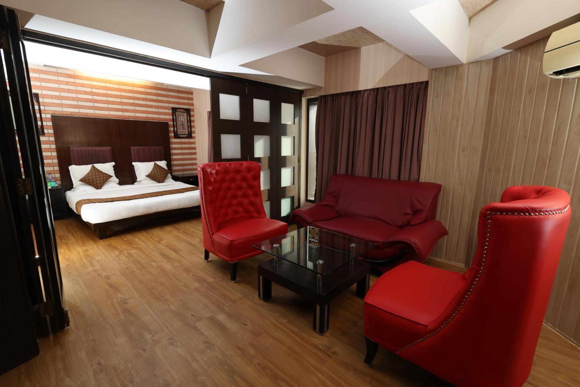 Quaint Suites Hotel & Banquet Mumbai  Buitenkant foto