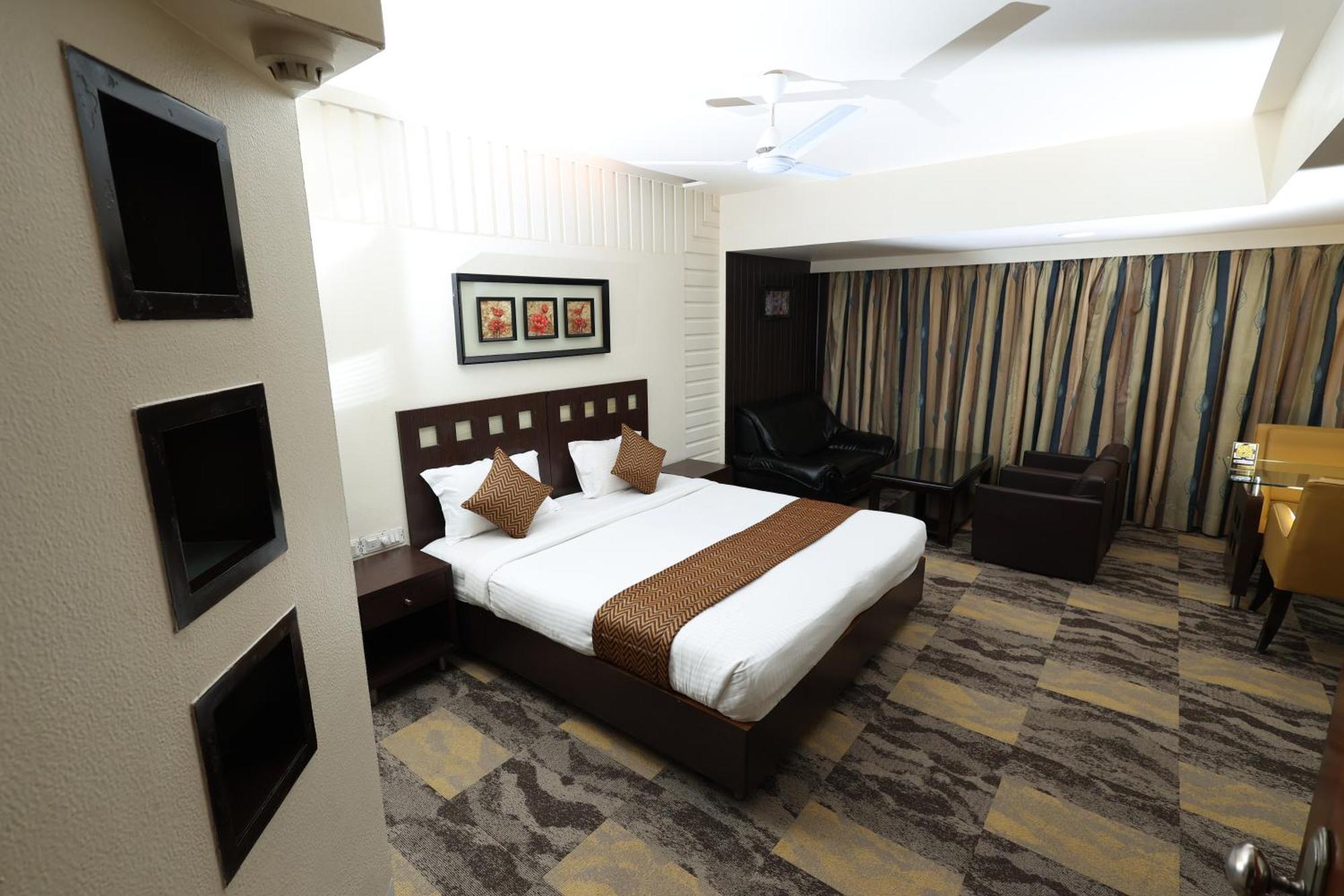 Quaint Suites Hotel & Banquet Mumbai  Buitenkant foto
