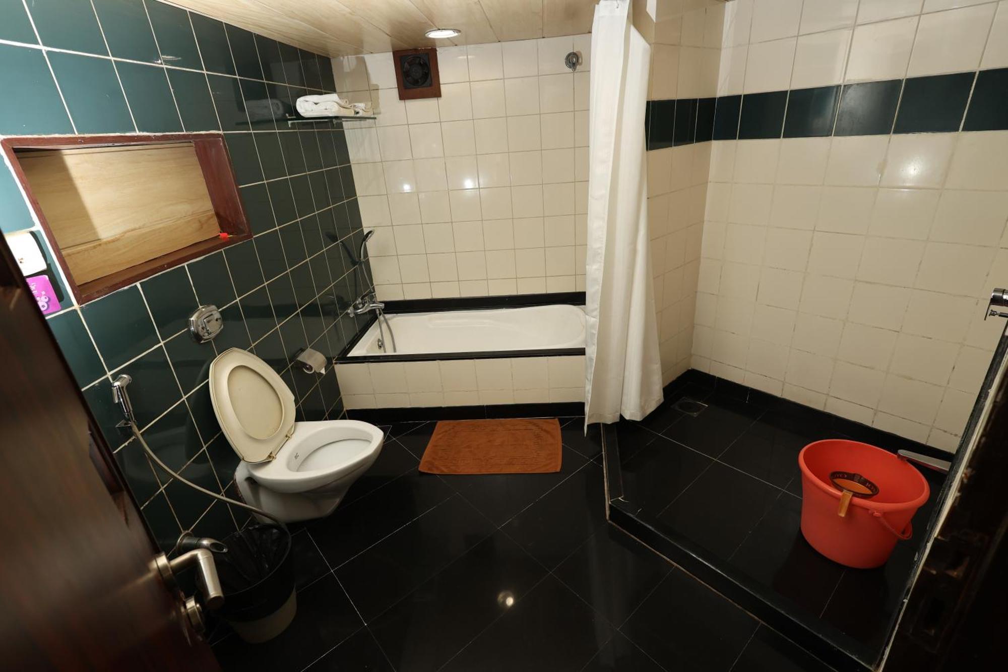 Quaint Suites Hotel & Banquet Mumbai  Buitenkant foto