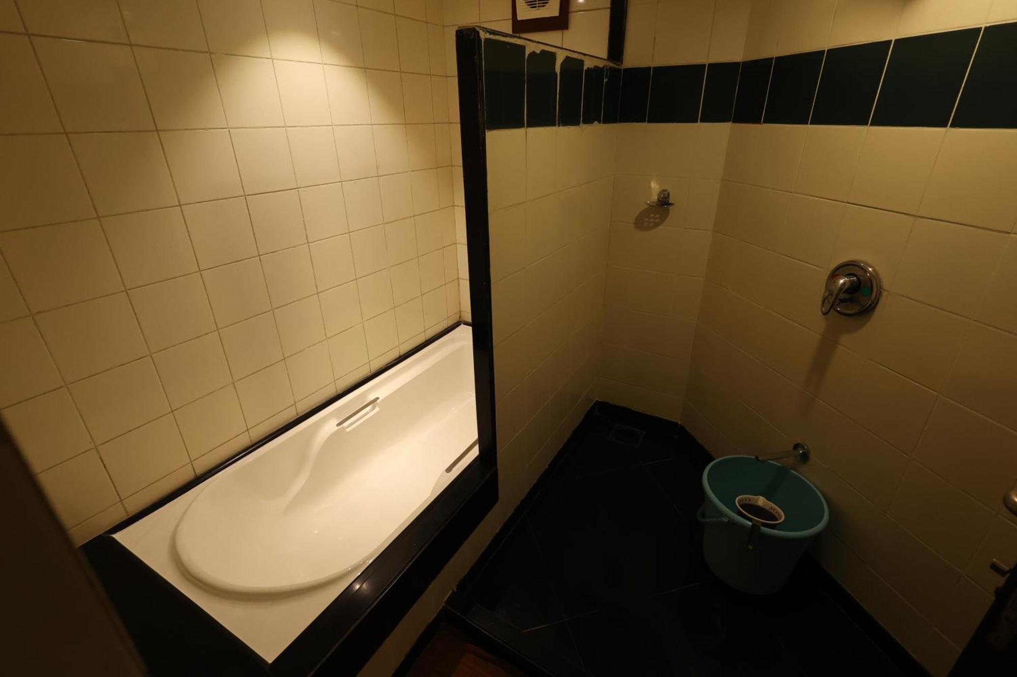 Quaint Suites Hotel & Banquet Mumbai  Buitenkant foto
