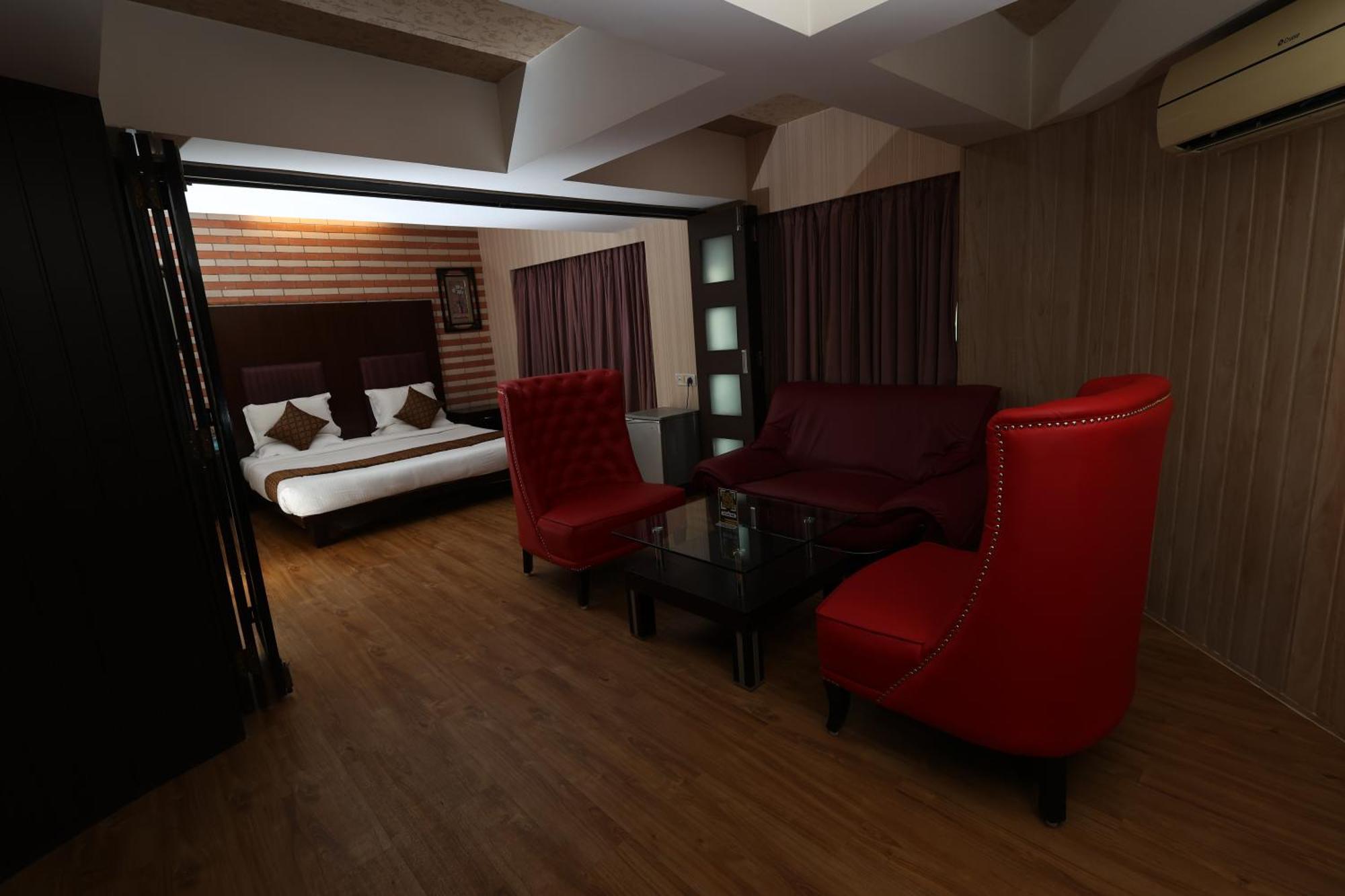Quaint Suites Hotel & Banquet Mumbai  Buitenkant foto