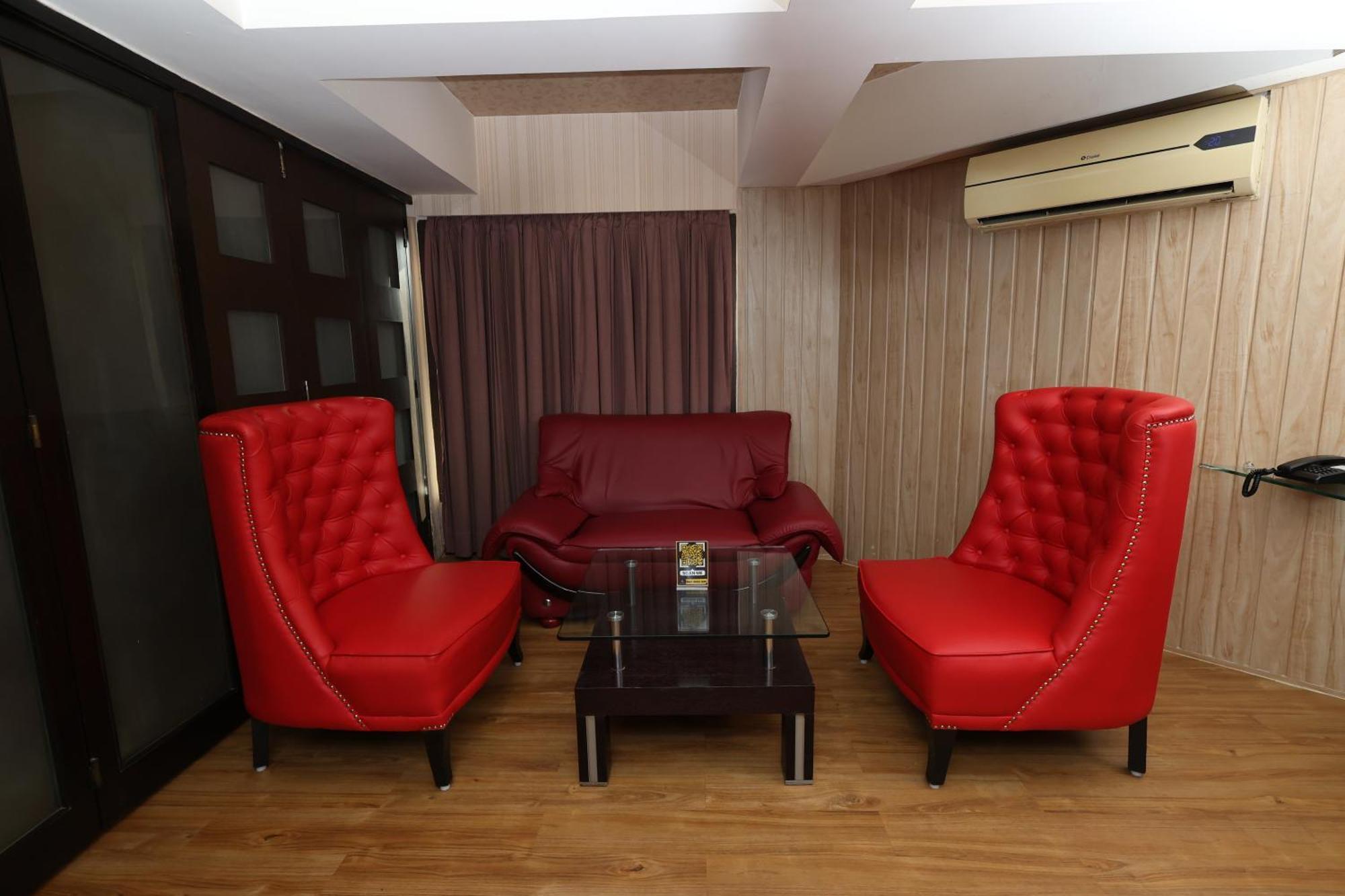 Quaint Suites Hotel & Banquet Mumbai  Buitenkant foto