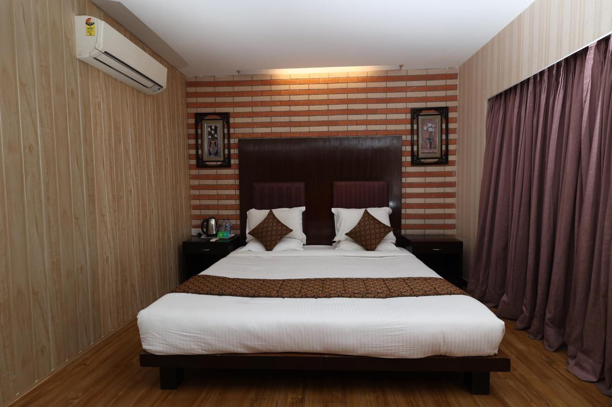 Quaint Suites Hotel & Banquet Mumbai  Buitenkant foto
