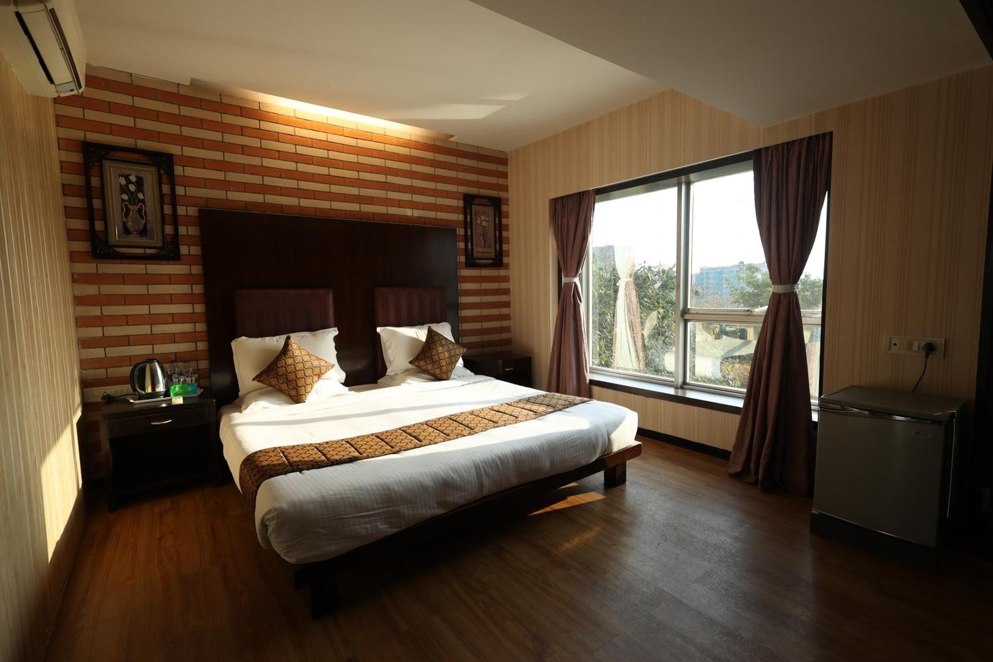 Quaint Suites Hotel & Banquet Mumbai  Buitenkant foto