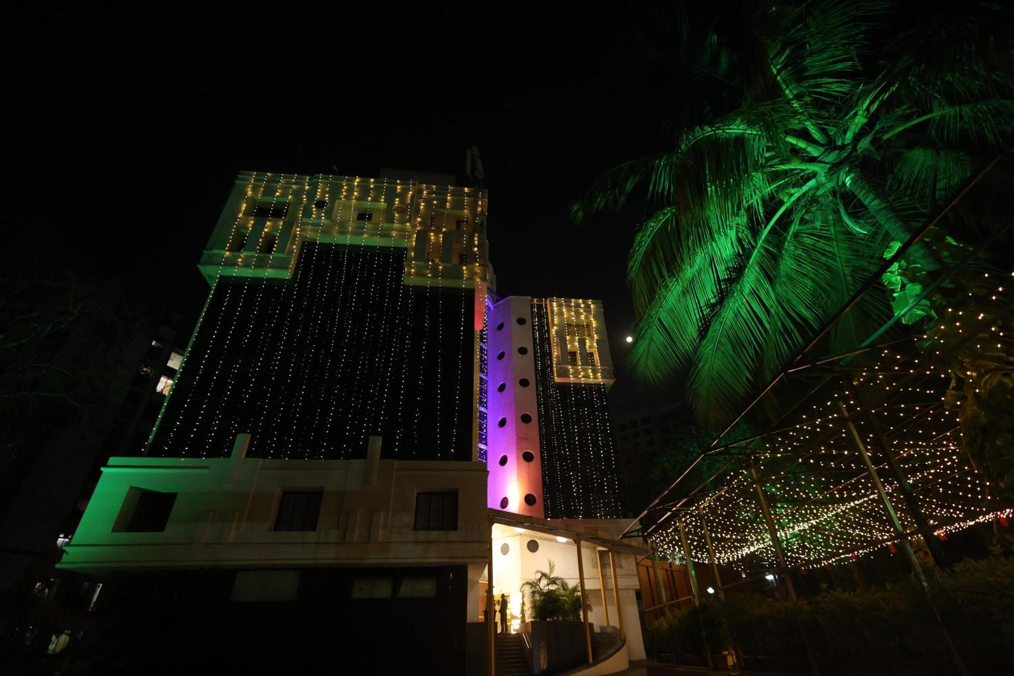 Quaint Suites Hotel & Banquet Mumbai  Buitenkant foto